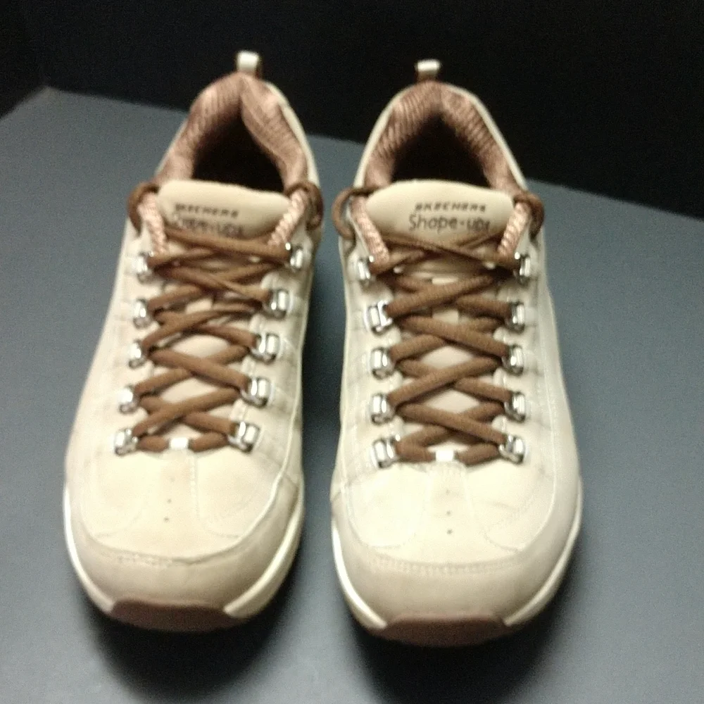 Skechers Shape-ups Leather Shoes Size 9.5